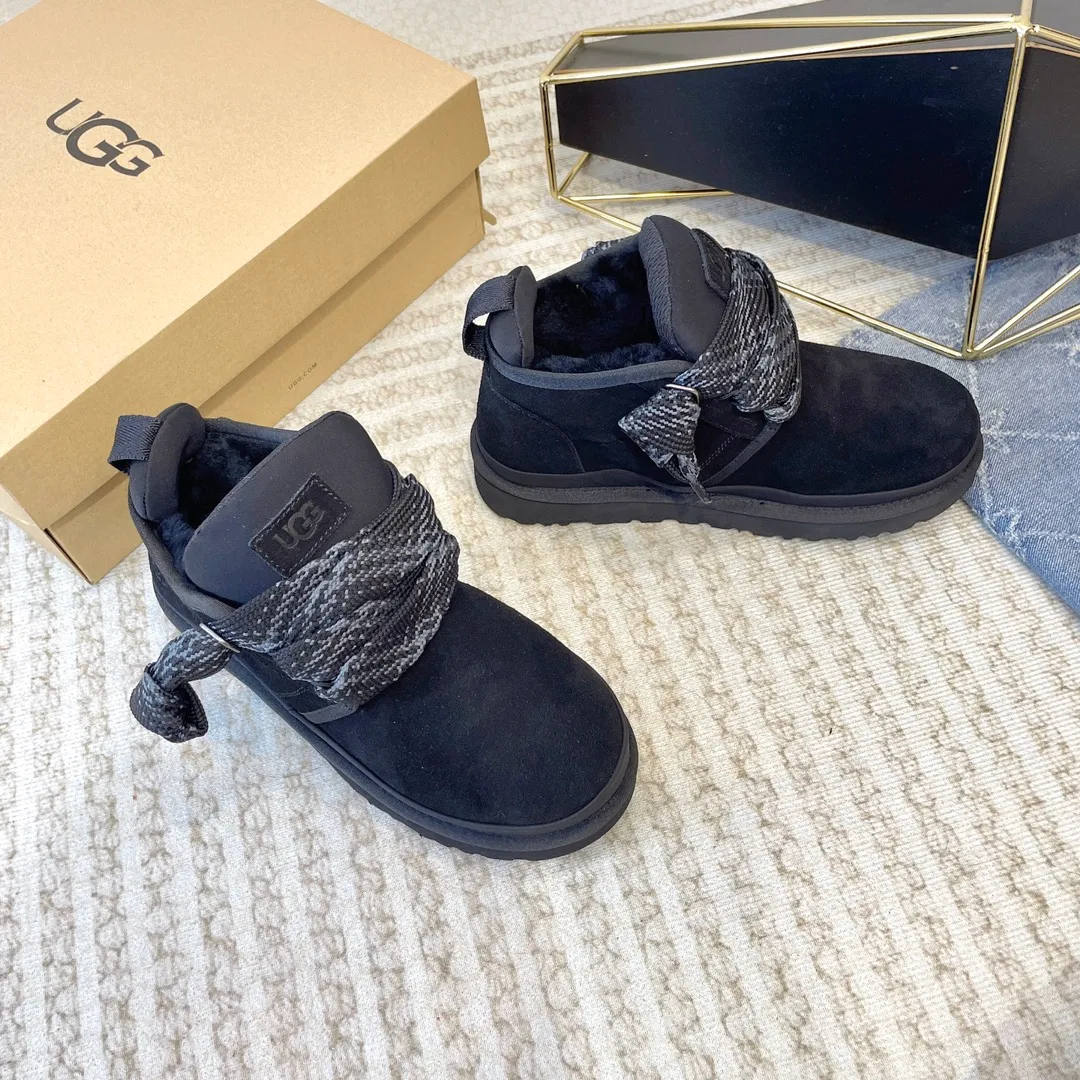 【UGG】 P: 560💰 Men's size 40 to 44 2025 new style 𝑼𝑮𝑮•Men's ◾️. Winter snow boots and fur shoes, the matching coefficient is also 100% 💥 Very good-looking ✨ Full of fashion sense, wearing it makes you look more attractive📈 1⃣️ Upper: High-quality cow suede 2⃣️Inner lining: Integrated sheepskin imported from Australia🐑The lining is made of Australian lamb wool 3️⃣Outsole: Wear-resistant, lightweight, foamed and non-slip outsole